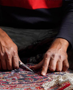 رفو گری قالی در قالیشویی فرجام 